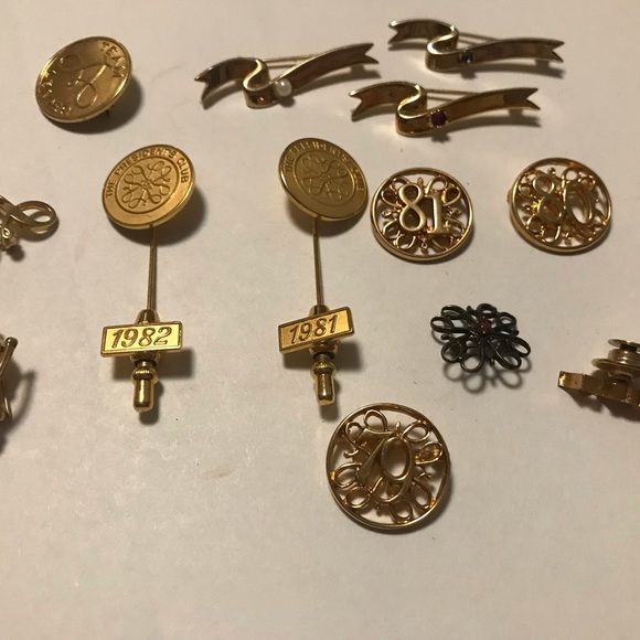 13 Vintage Avon Award Pins - Picture 1 of 3